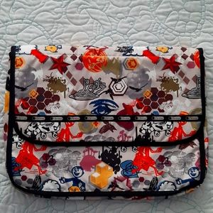 Lap top computer case